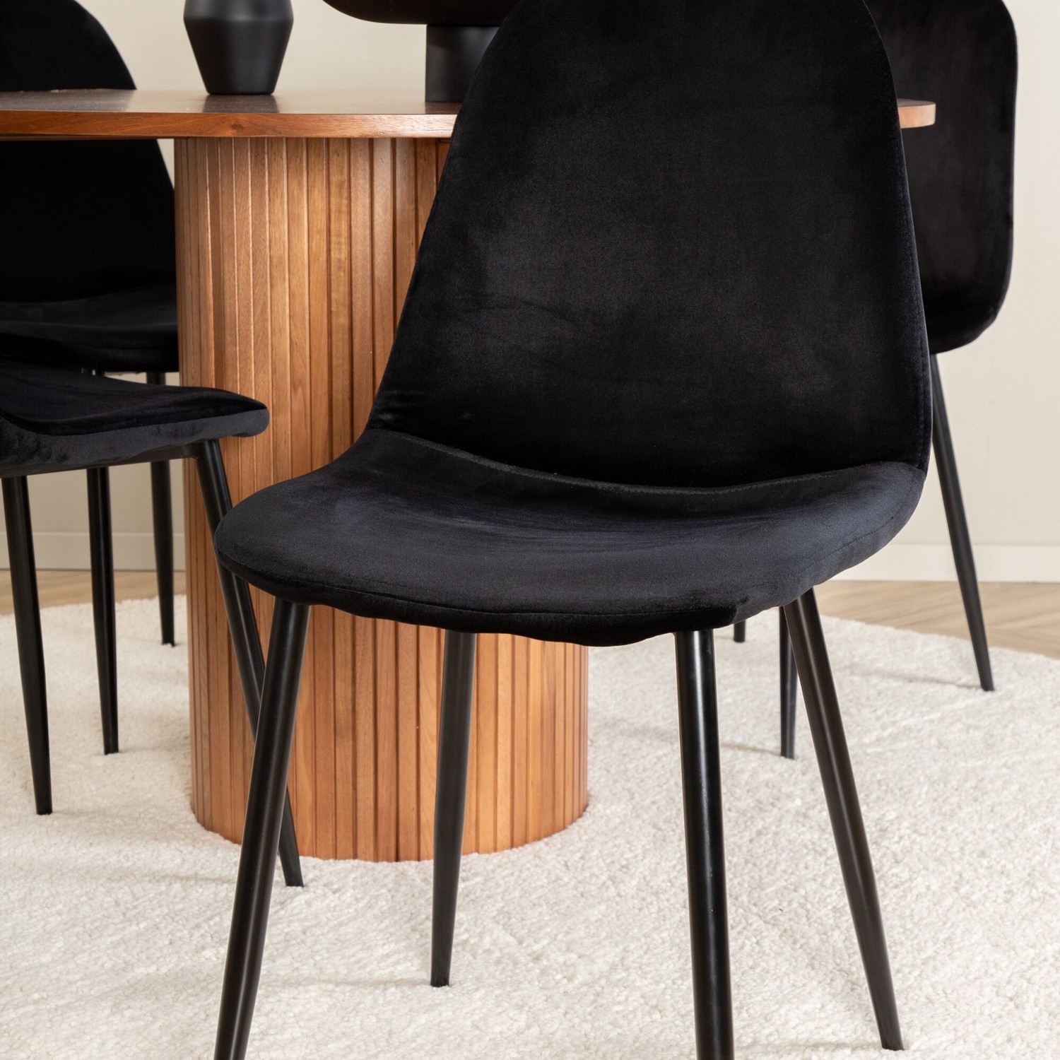 Spisegruppe Venture Home med Bianca Spisebord og 4 Pobbie Spisestoler
