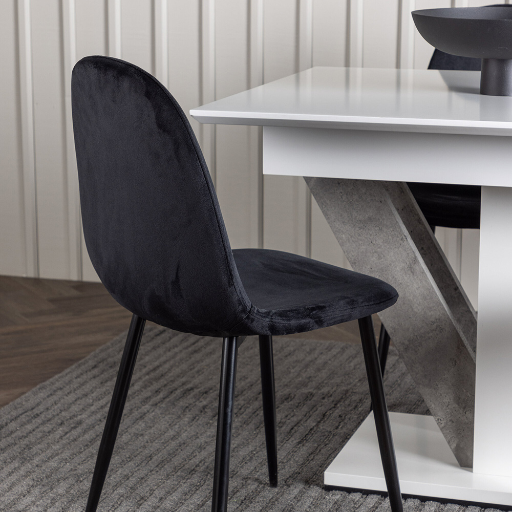 Spisegruppe Venture Home Disa med 4 Polar Fløyel Stoler