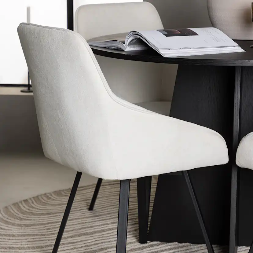 Spisegruppe Venture Home Bootcut Ø110 cm med 4 stk Rosie Stoler