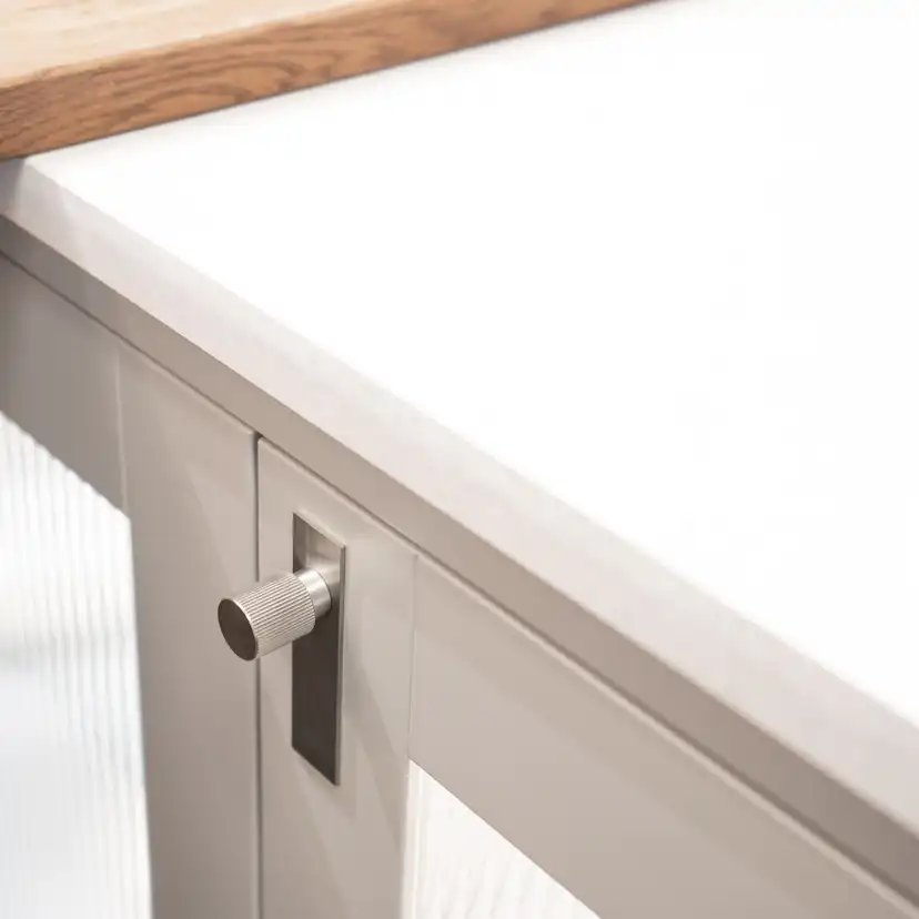 Knott Beslag Design Arpa med Bakplate Ø22 mm