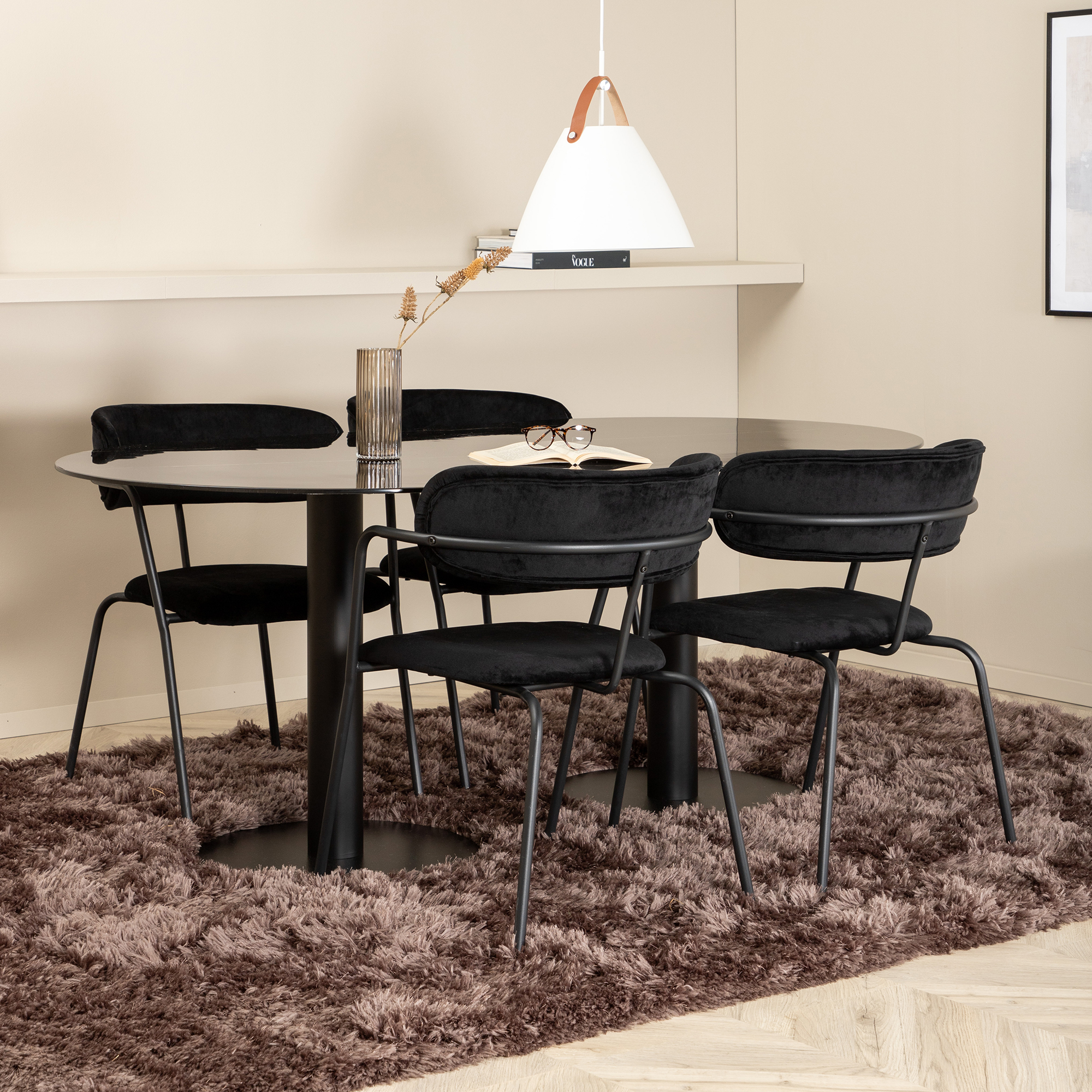 Spisegruppe Venture Home Oslo med 4 Aris Stoler