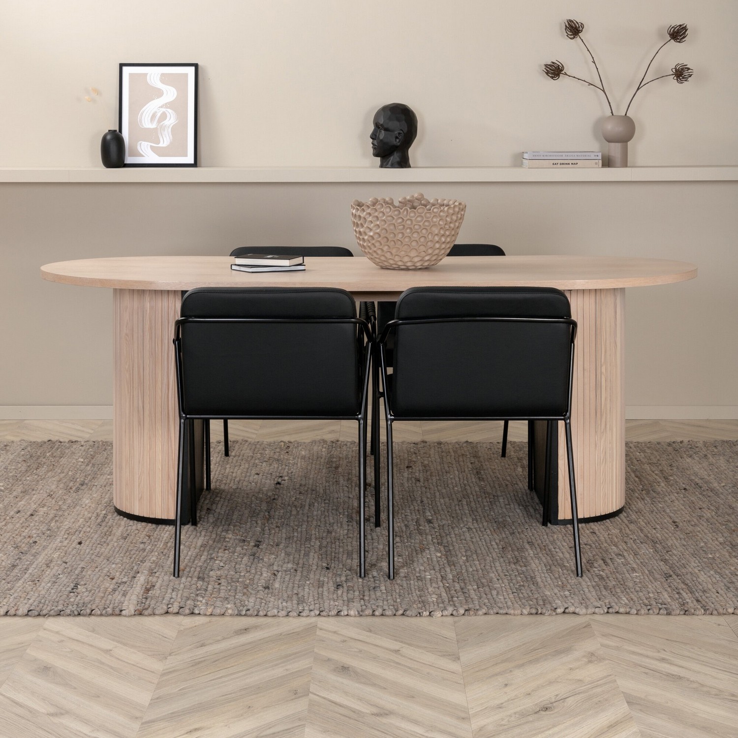 Spisegruppe Venture Home med Ovalt Bianca Spisebord og 4 Tjärö Spisestoler