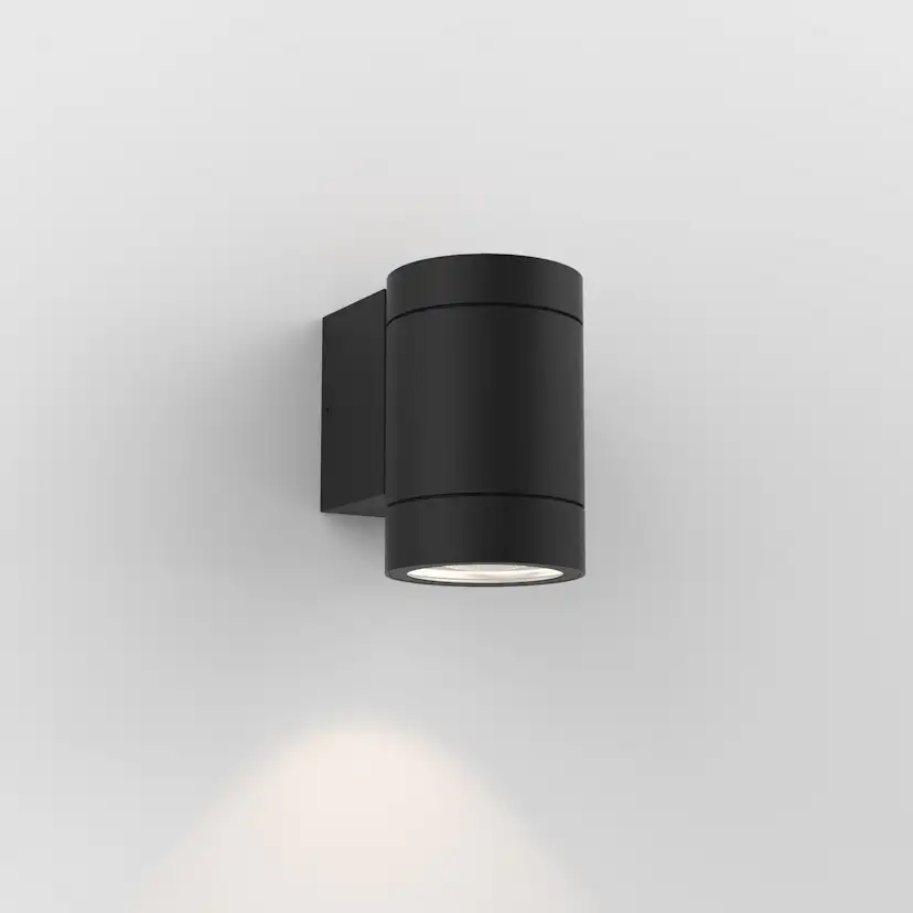 Porto Plus single utendørs vegglampe, Sort