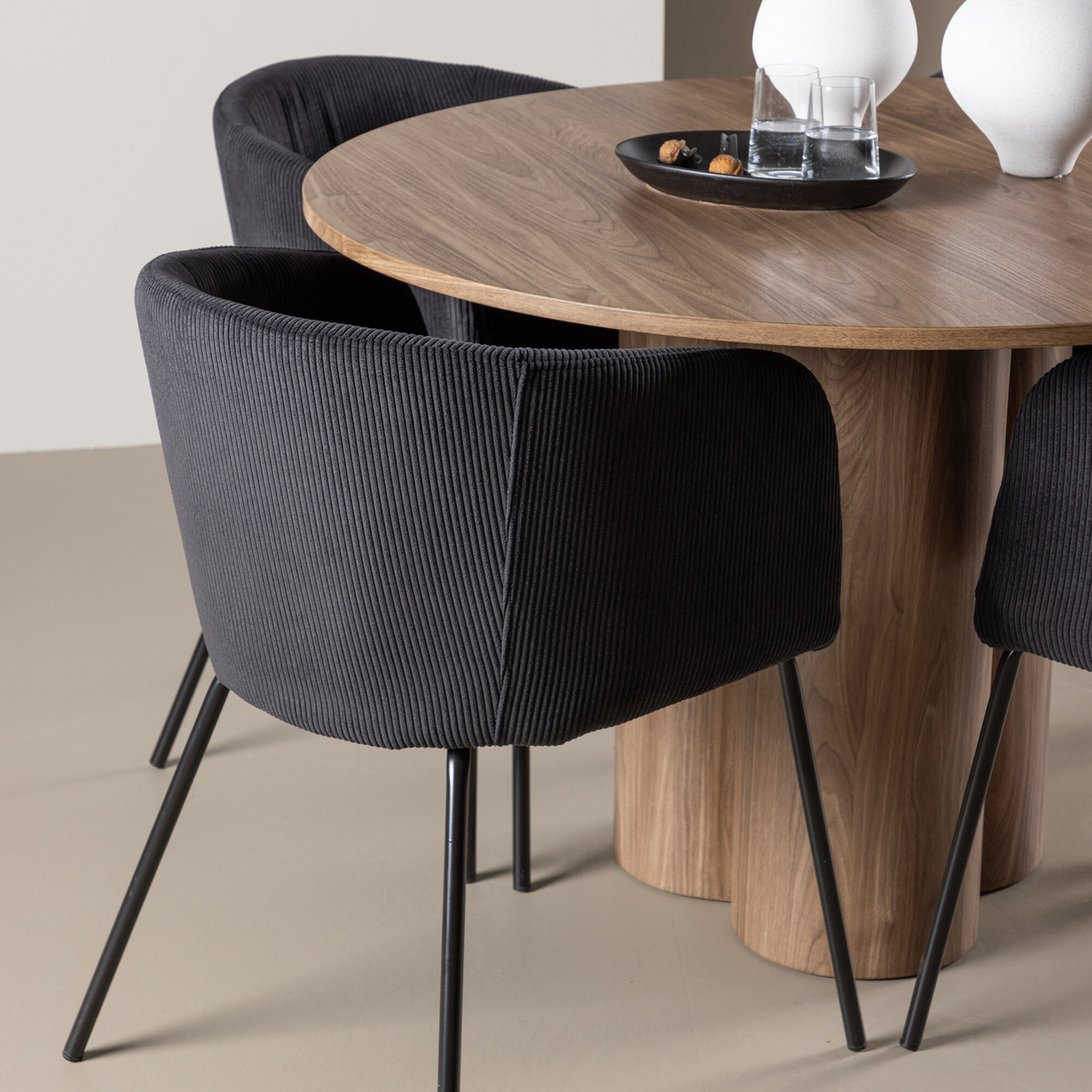 Spisegruppe Venture Home Olivia Ø110 med 4 stk Berit Stoler