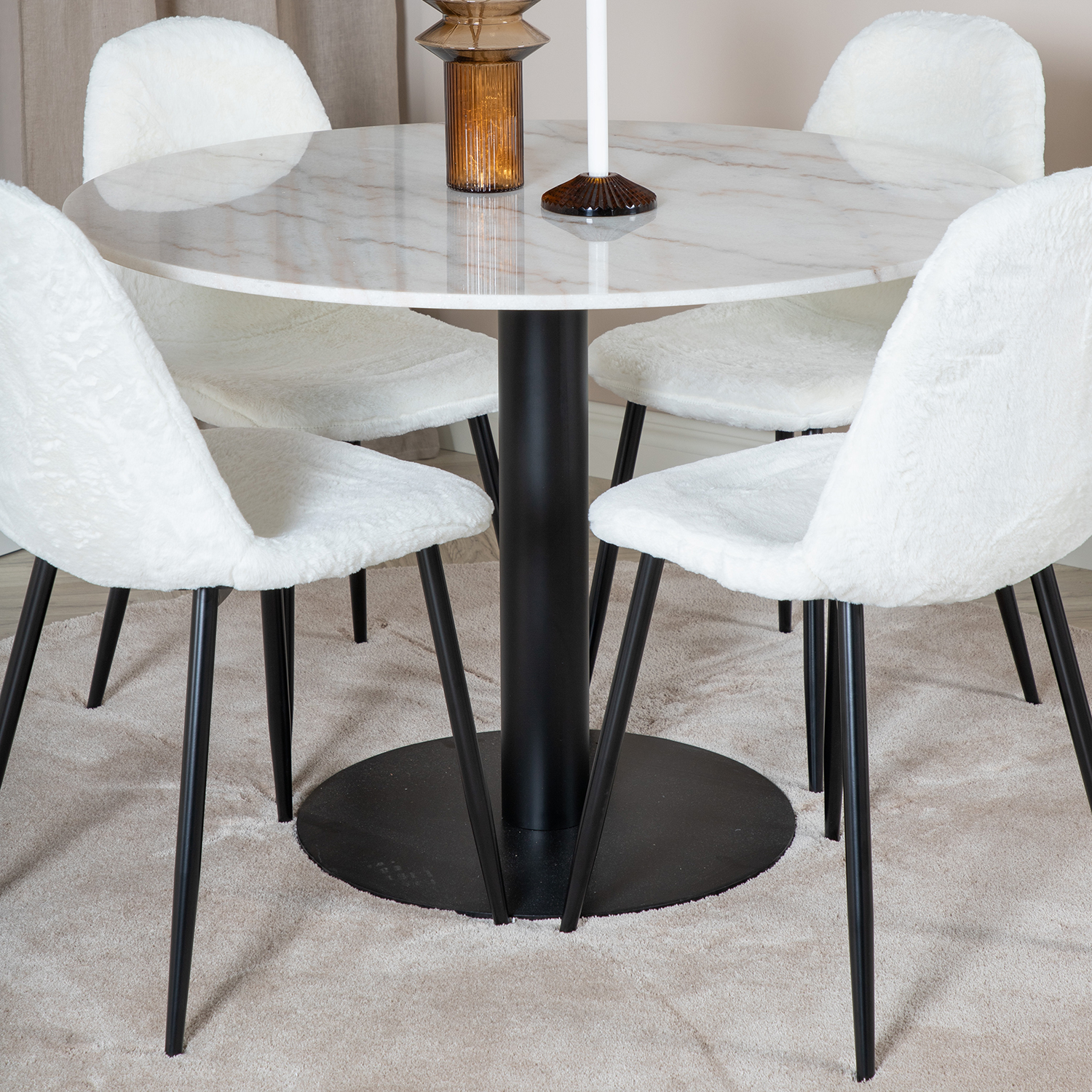 Estelle Round Dining Table ø106+Polar Fluff Dining Chair Hvit/Sort