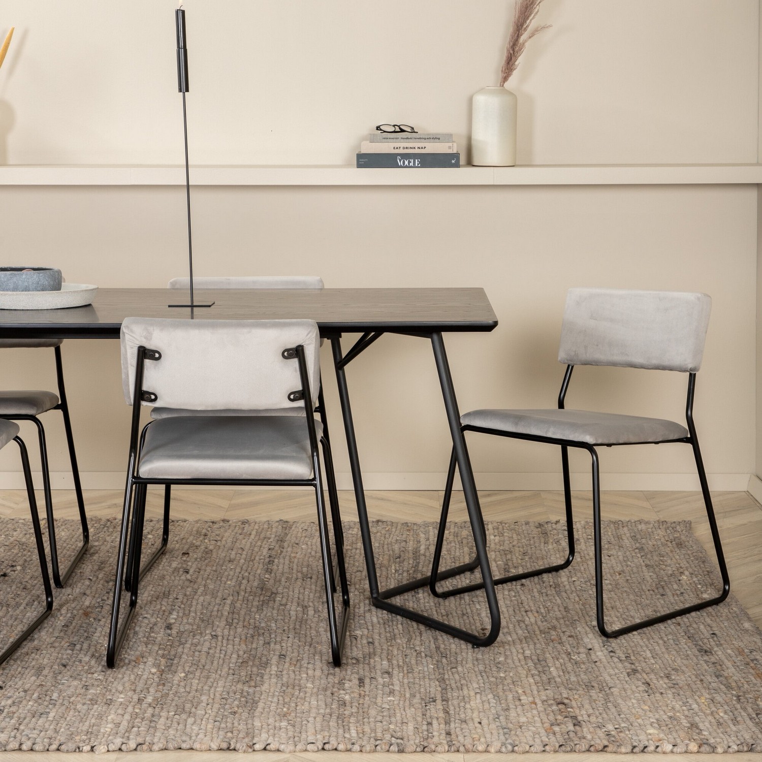 Spisegruppe Venture Home Annika Spisebord og Kungshamn Spisestol