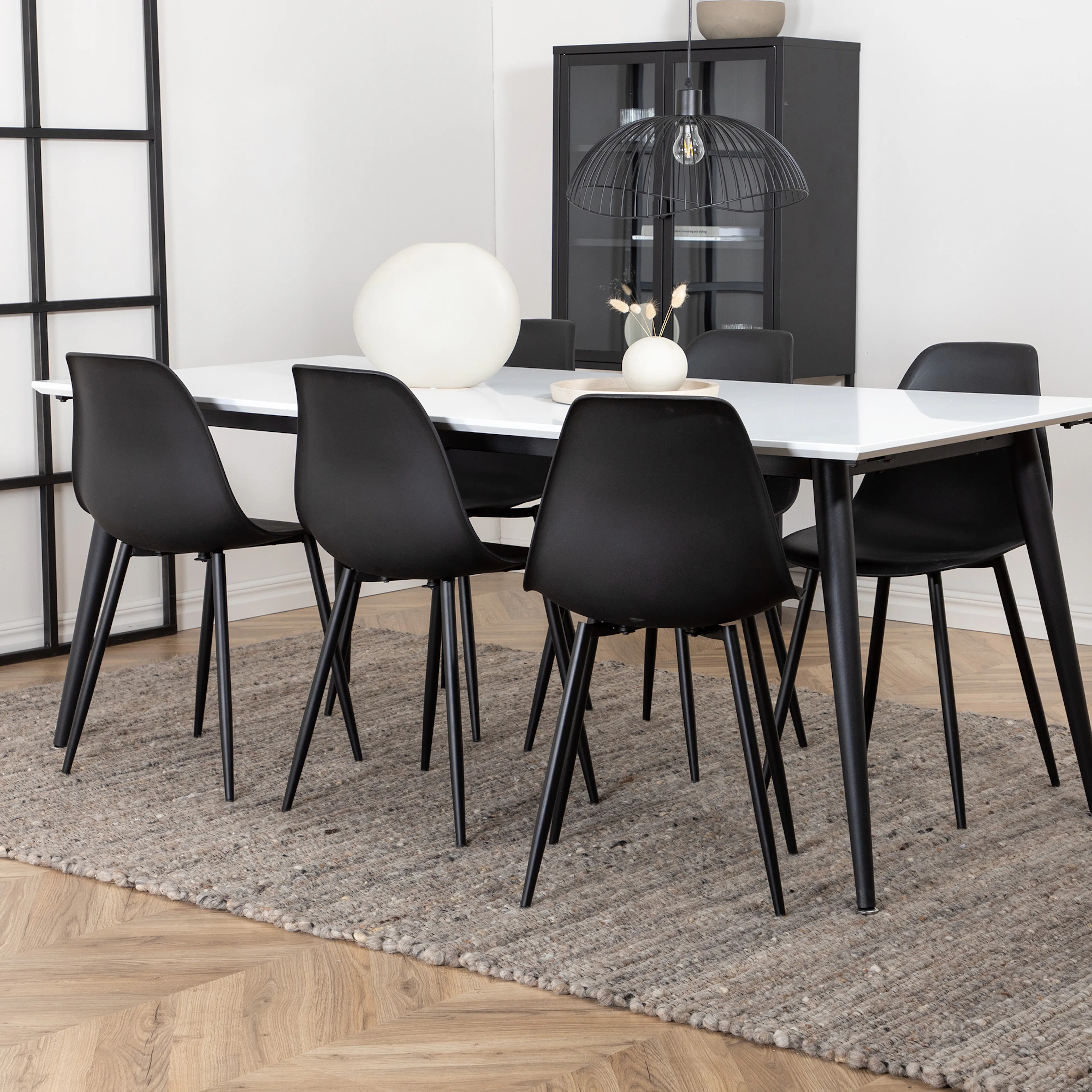 Spisegruppe Venture Home Jolie med 6 Pobbie Stoler Järn