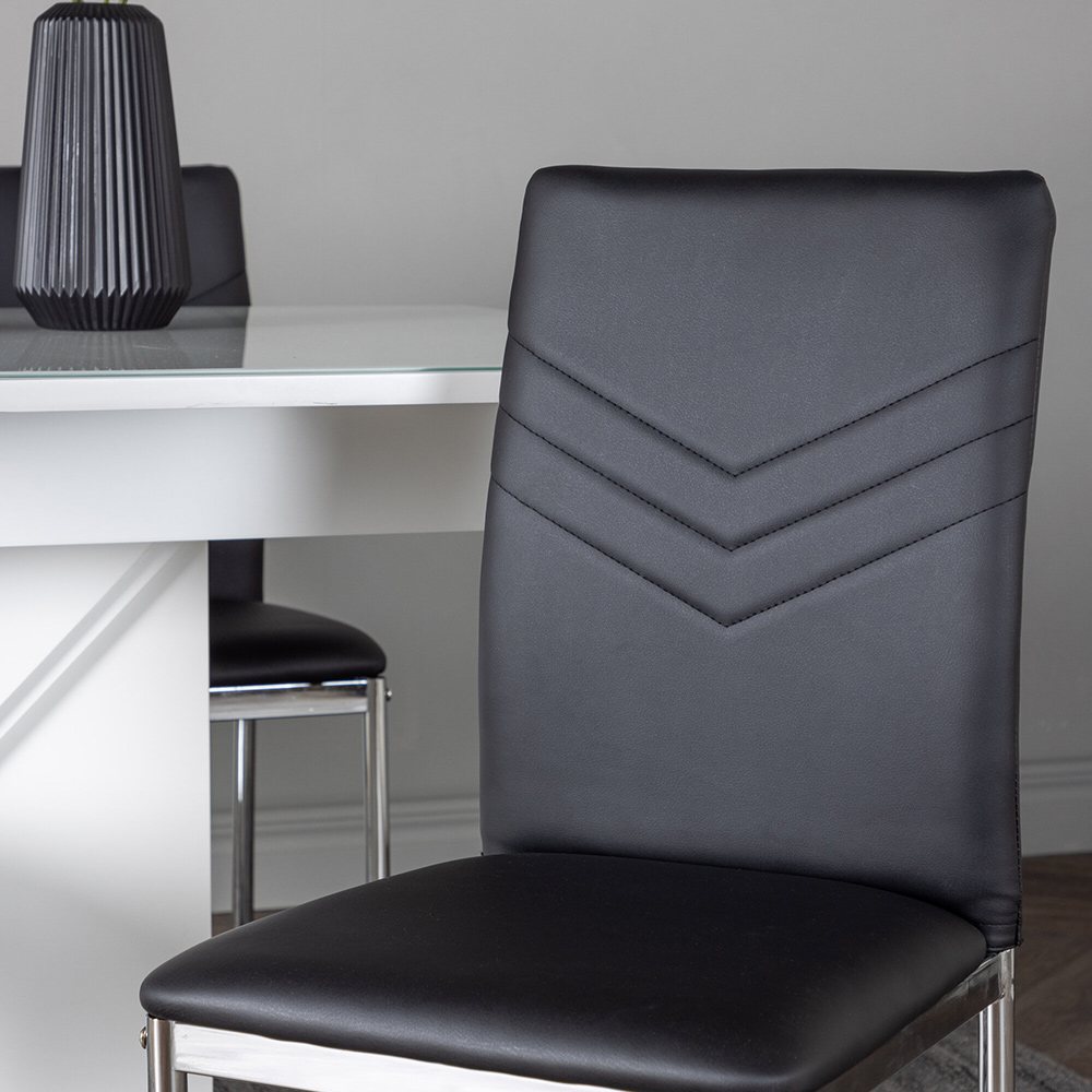 Spisegruppe Venture Home Pluto med 4 Lily Stoler