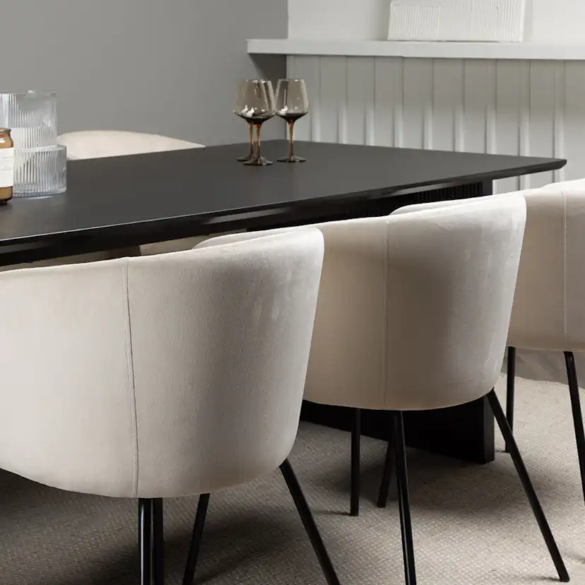 Spisegruppe Venture Home Vail med 6 Berit Stoler Fløyel