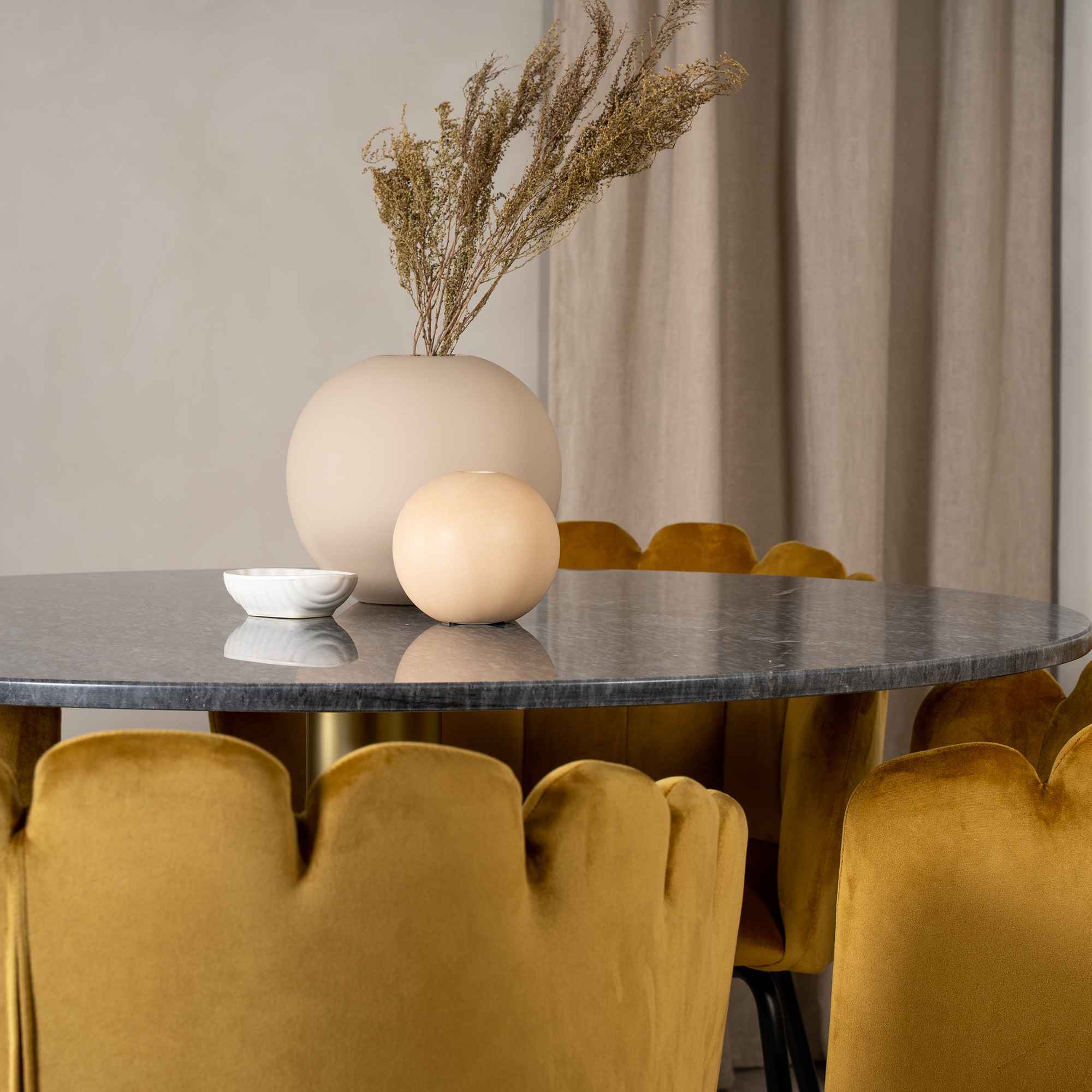 Spisegruppe Venture Home Estelle med 4 Limhamn Rundt Stoler