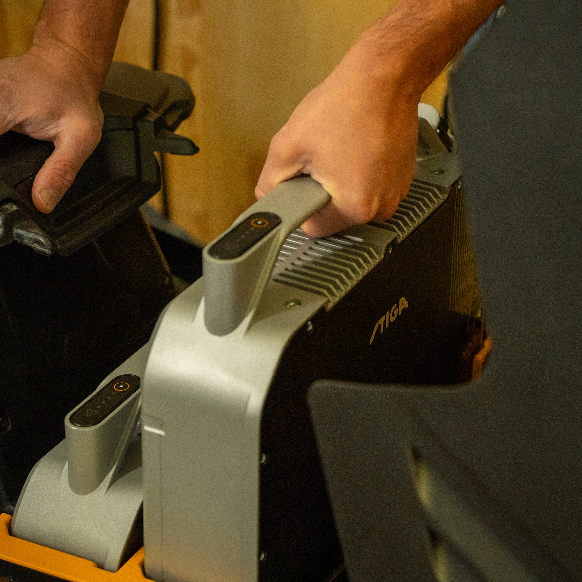 Batteridrevet Gressklipper Stiga Tornado 398E