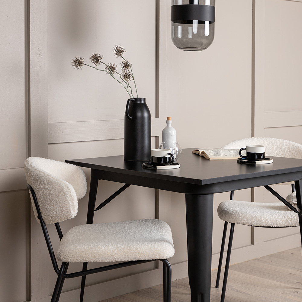 Spisegruppe Venture Home Tempe med 2 Chico Stoler