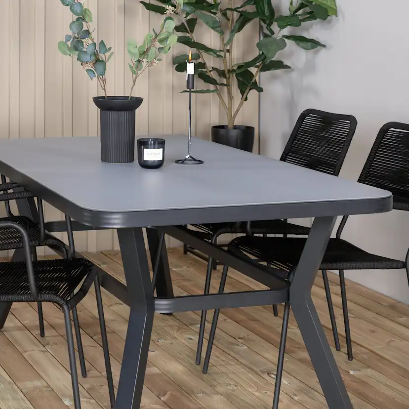 Spisegruppe Venture Home Vyn med 4 Lumi Spisestoler