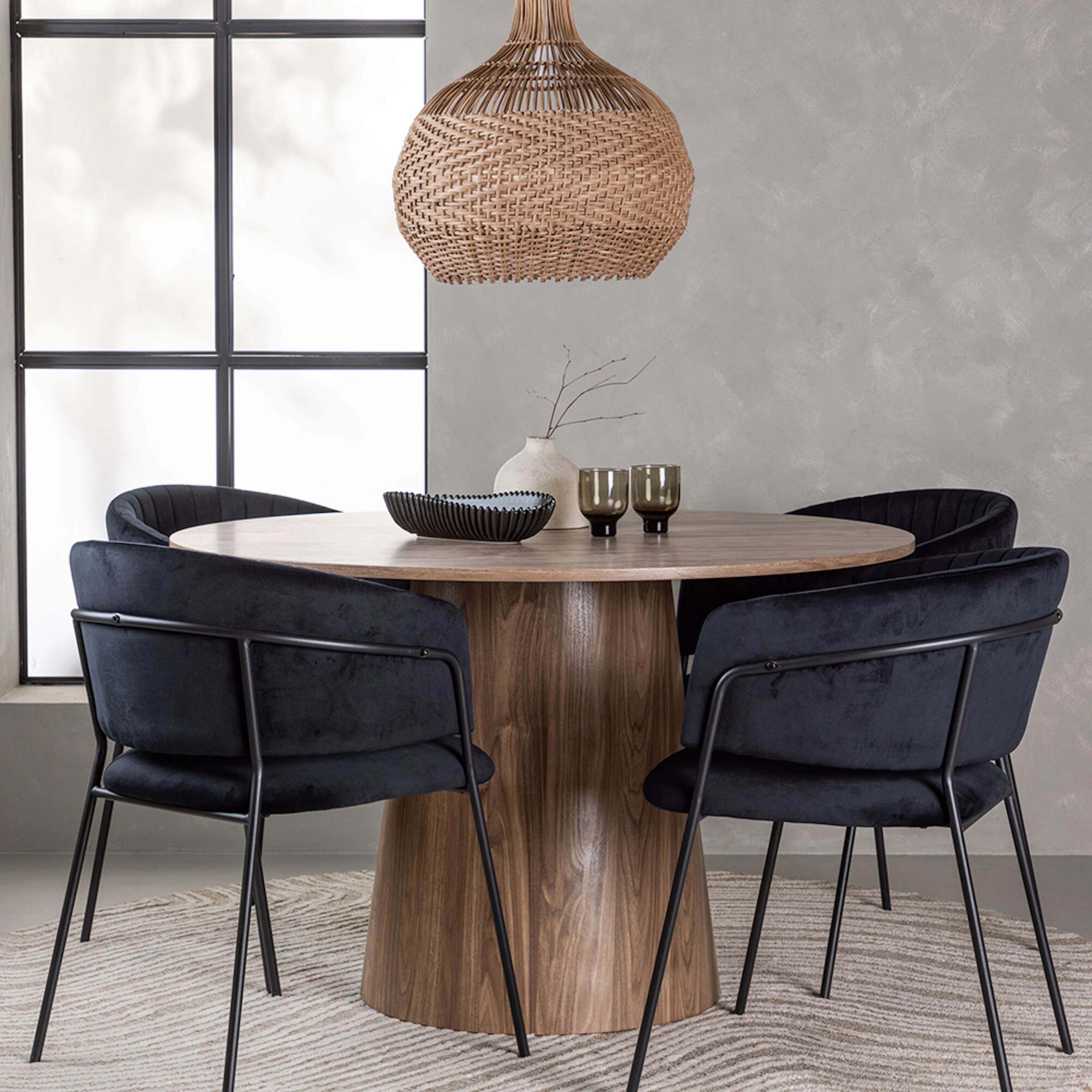Spisegruppe Venture Home Lanzo med 4 Selma Stoler