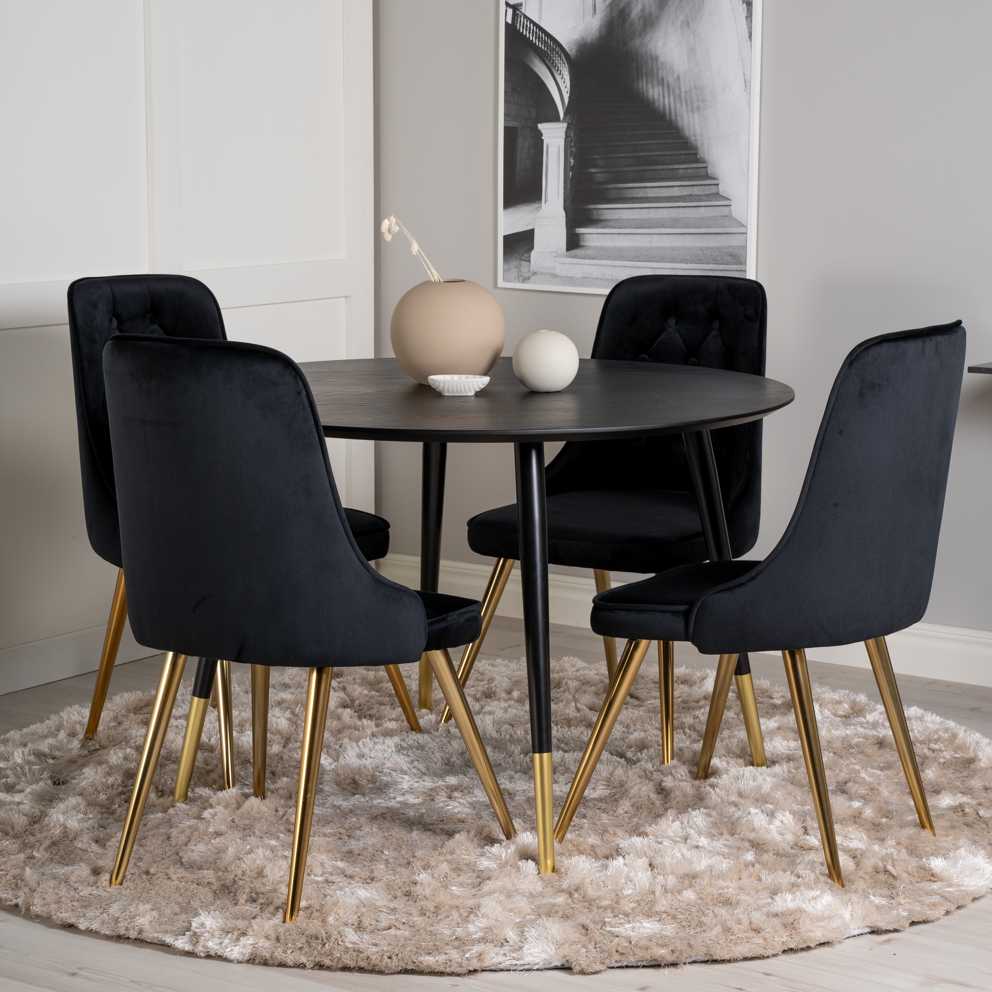 Spisegruppe Venture Home Dipp Ø115 cm med 4 Velvet Deluxe Stoler