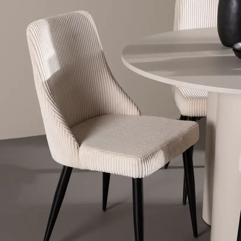 Spisegruppe Venture Home Olivia Ø110 med 4 stk Leone Stoler