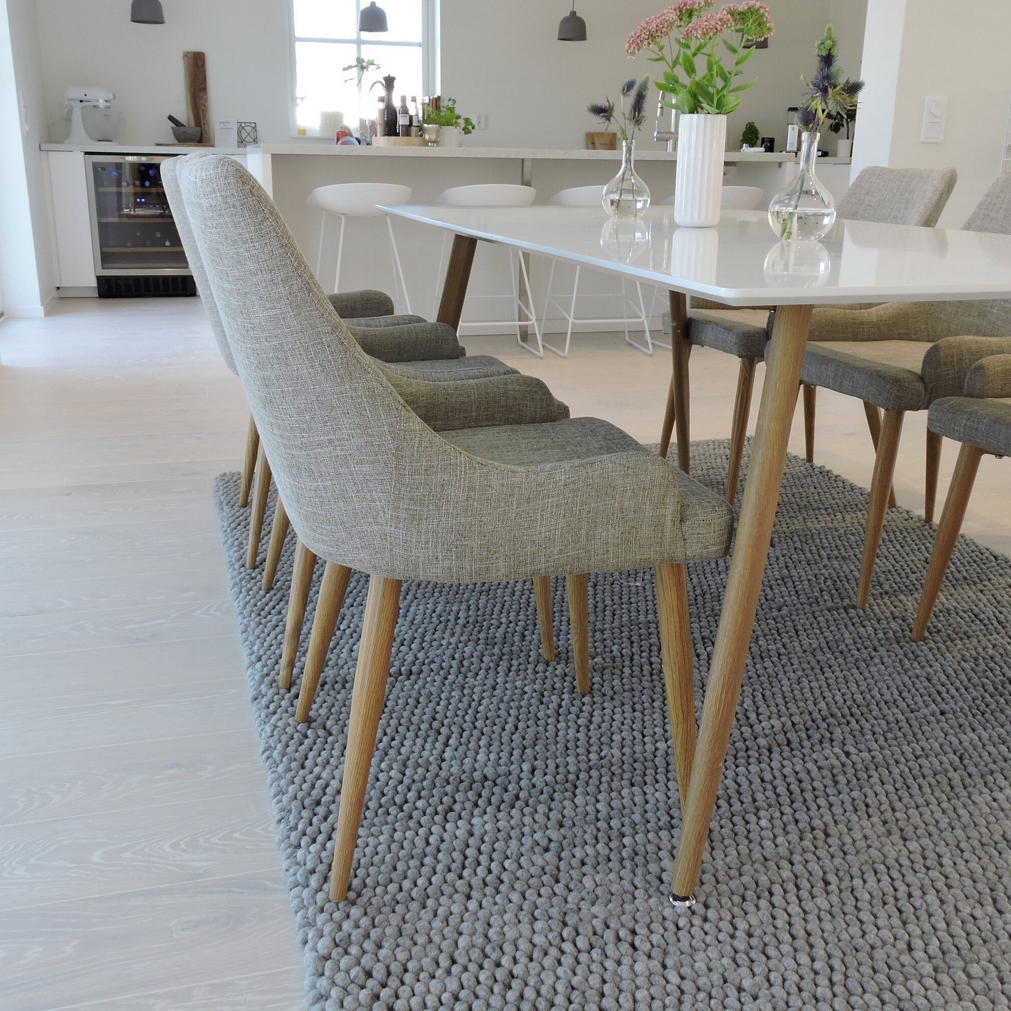 Spisegruppe Venture Home Polar med 6stk Plaza Stoler