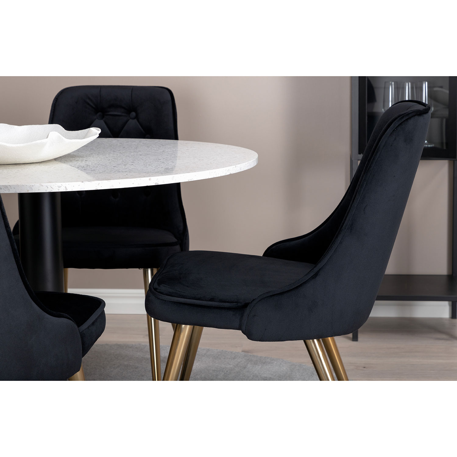 Spisegruppe Venture Home Razzia med 4 Velvet Deluxe Stoler