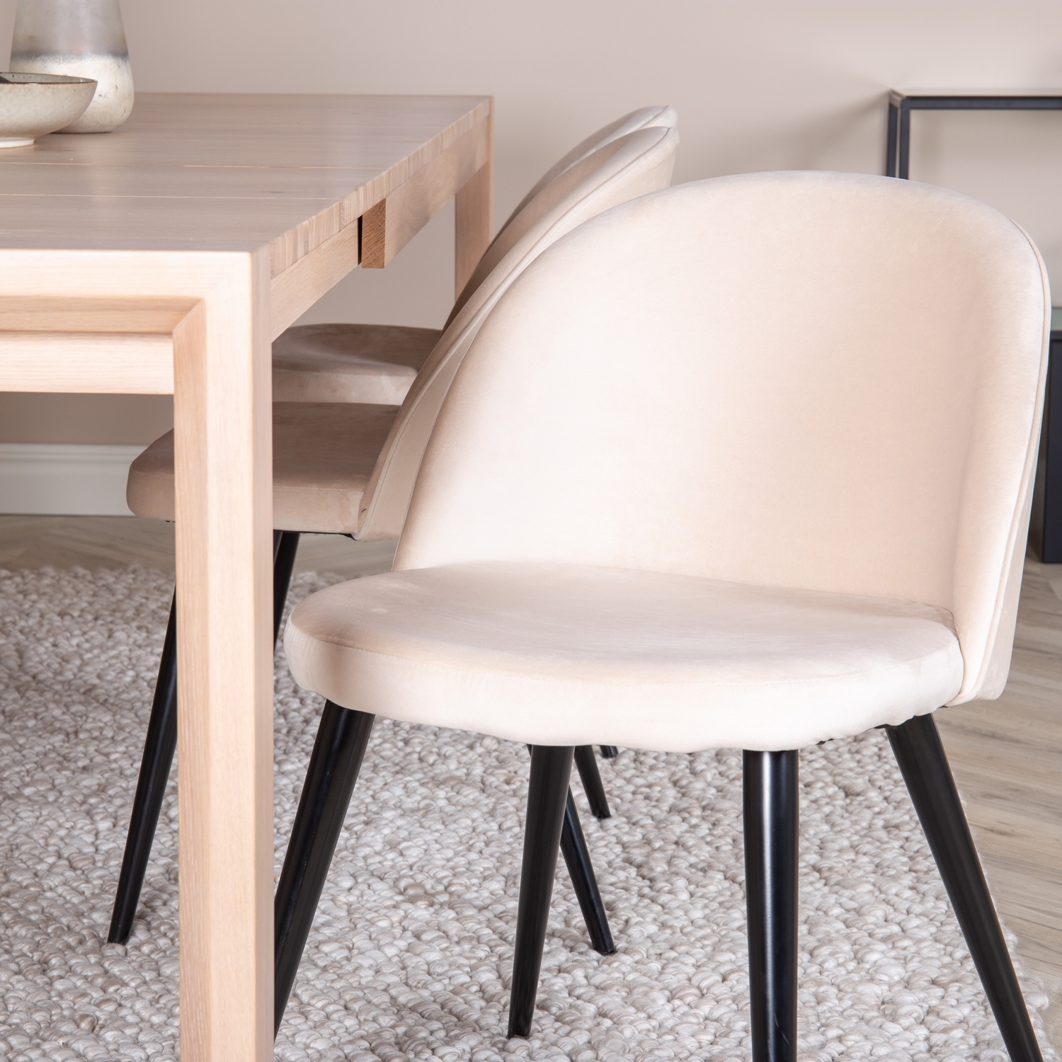 Slider Extention Table - White Wash+ Dining Chair - Beige Lyse Eik/Beige
