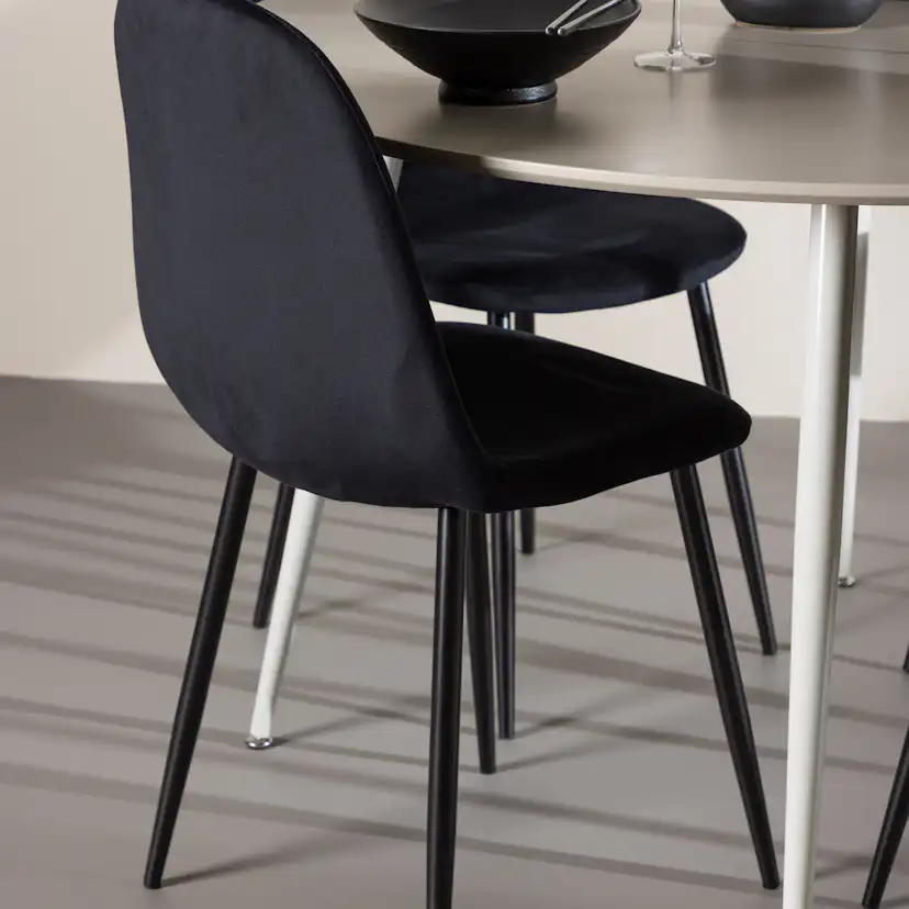 Spisegruppe Venture Home Plaza Ø120 med 4 stk Polar Stoler Fløyel
