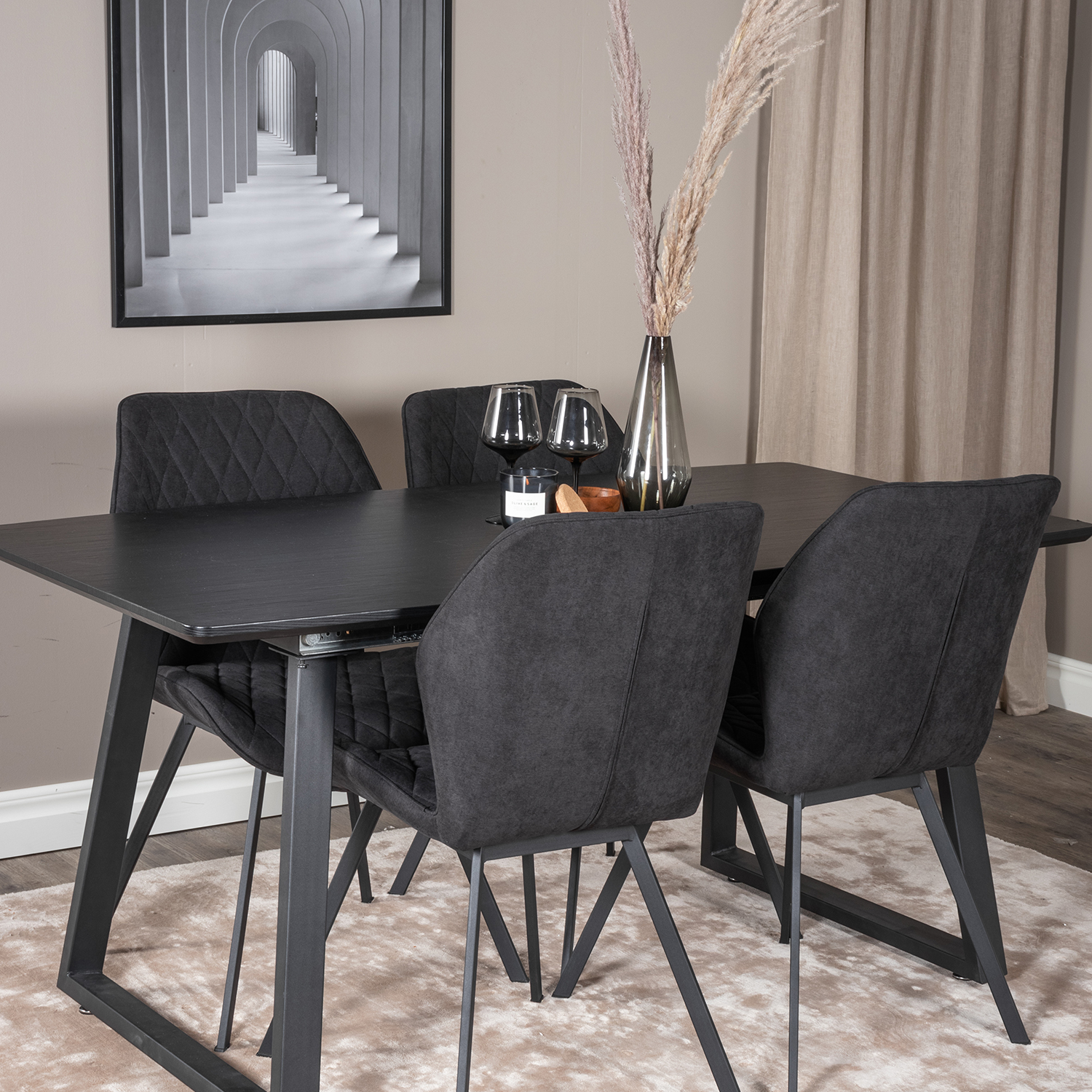 Spisegruppe Venture Home Ina med 4 Geneva Stoler