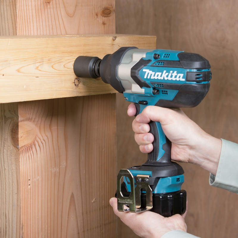 Muttertrekker Makita DTW1002RTJ 18V Med batteri