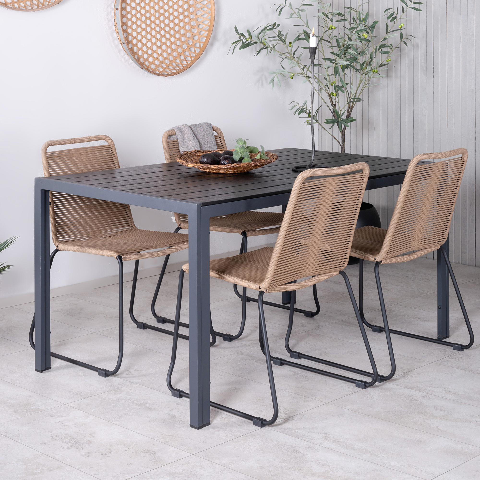 Spisegruppe Venture Home Bundy med 4 Levi Stoler