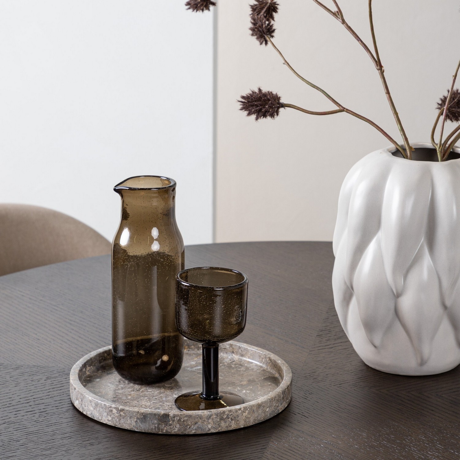 Spisegruppe Venture Home Copenhagen med 4 Velvet Stitches Stoler