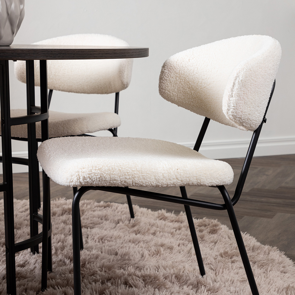Spisegruppe Venture Home Copenhagen med 4 Chico Stoler