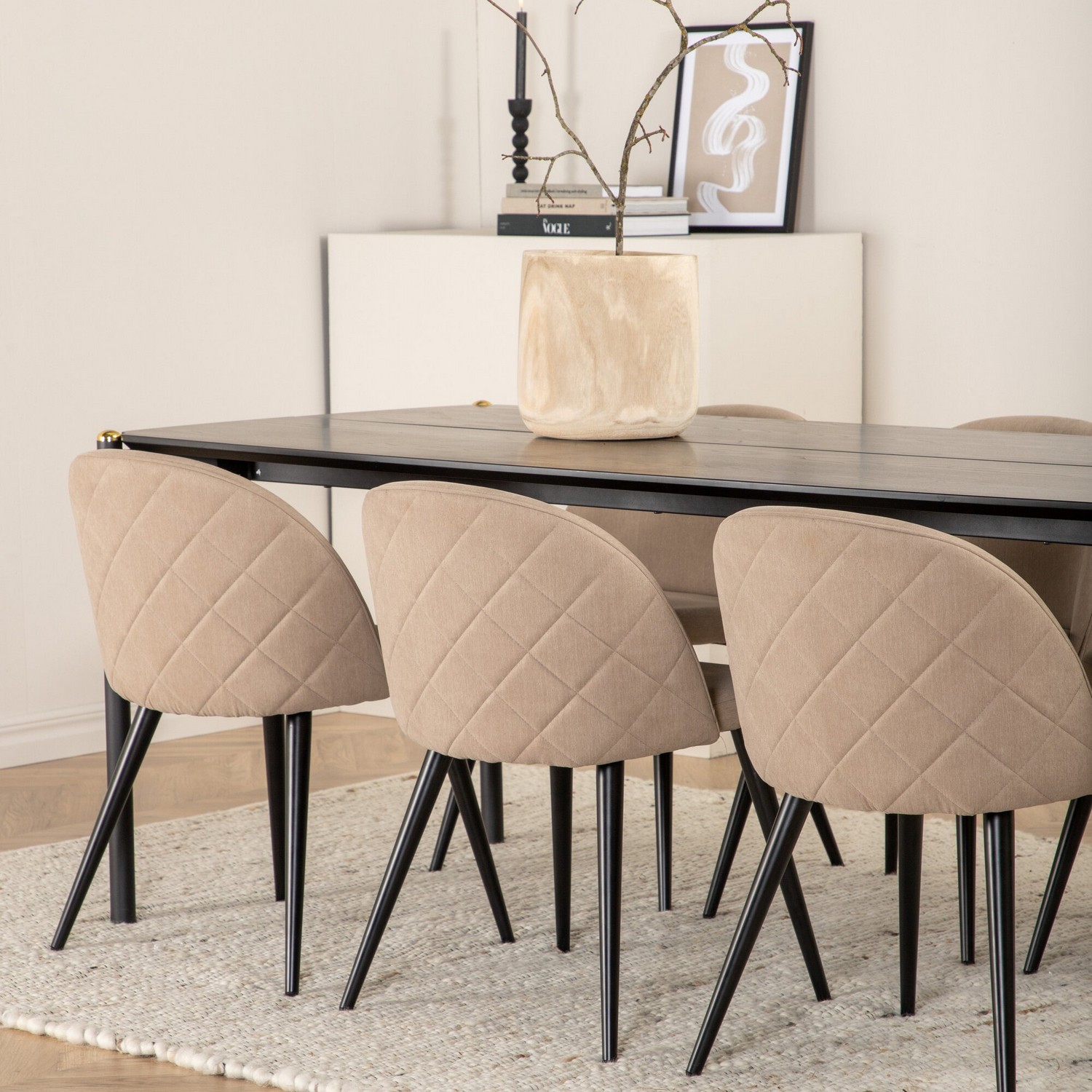 Spisegruppe Venture Home Paris Spisebord og Valentina Stitcthes Spisestol