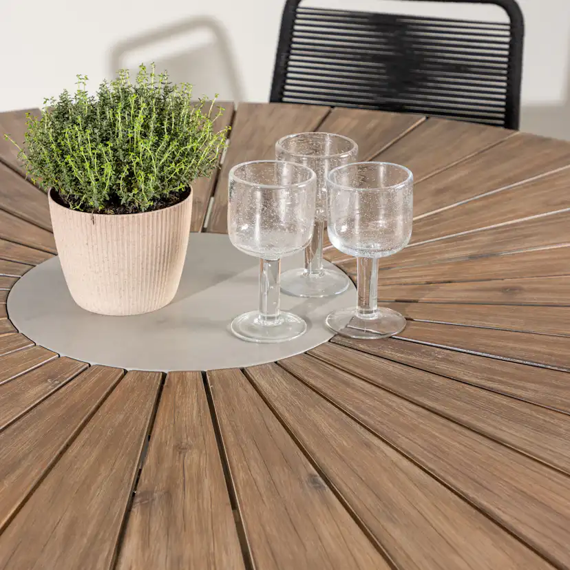 Hagegruppe Venture Home Rosario med 6 Lindos Stoler