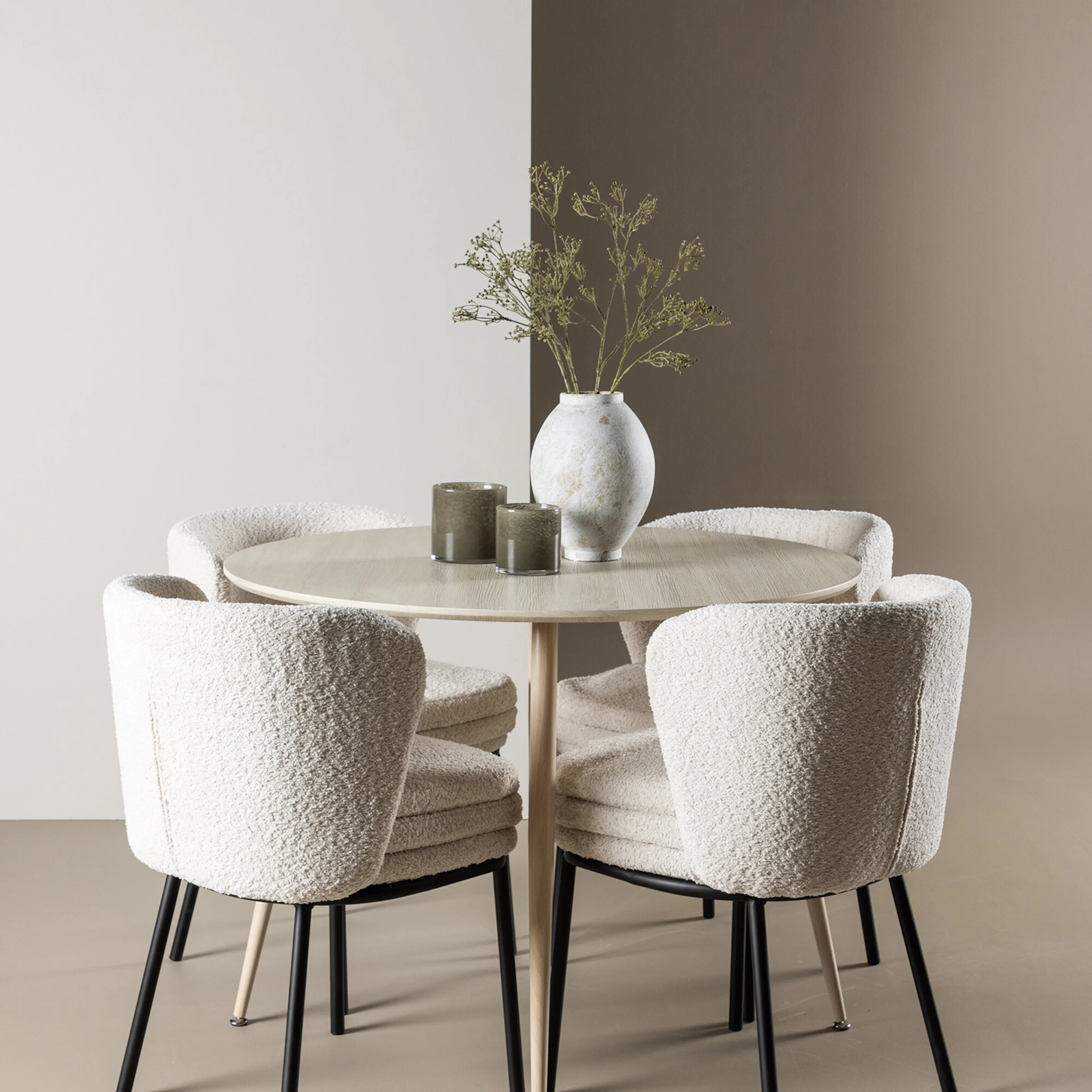 Plaza Dining Table with Agnes Dining Chair Hvitvaske/Hvit
