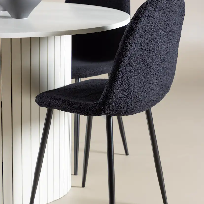 Spisegruppe Venture Home Härön Ø110 med 4 stk Polar Stoler Teddy
