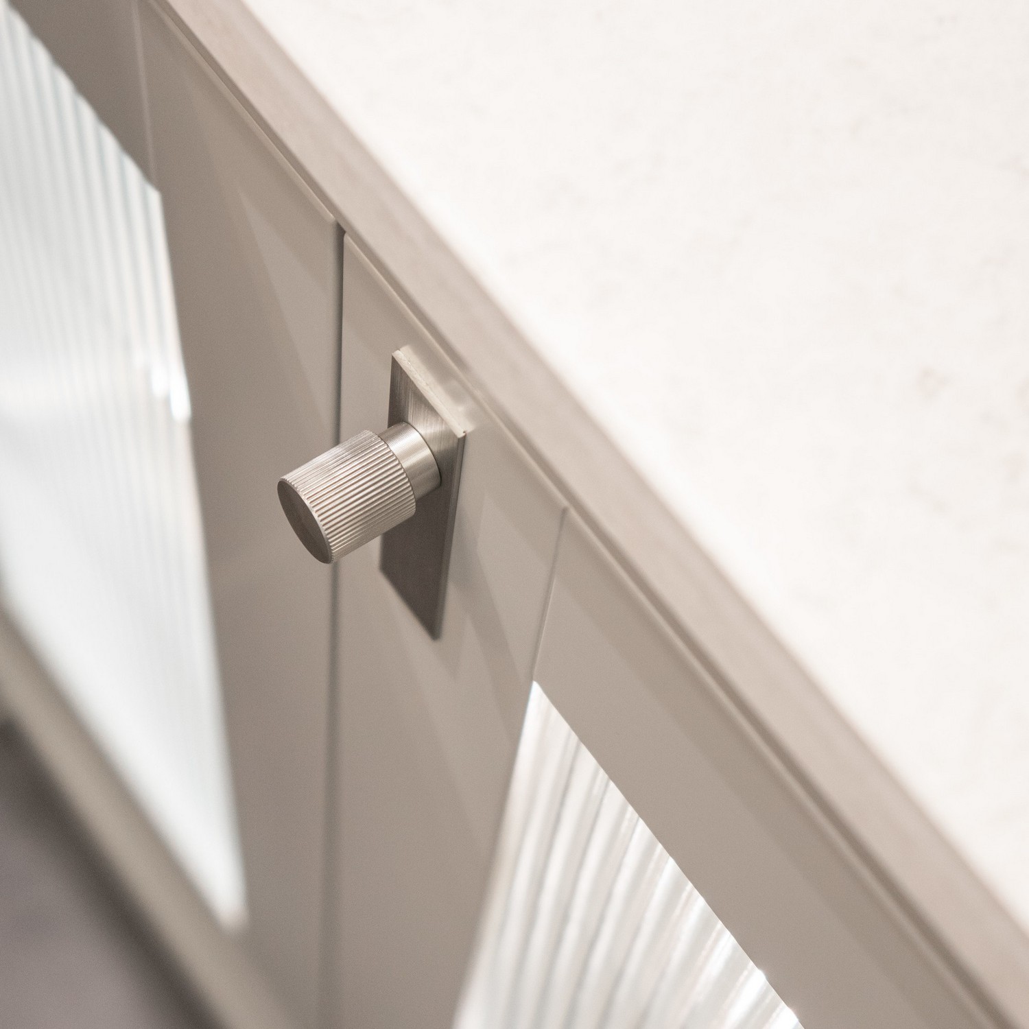 Knott Beslag Design Arpa med Bakplate Ø22 mm