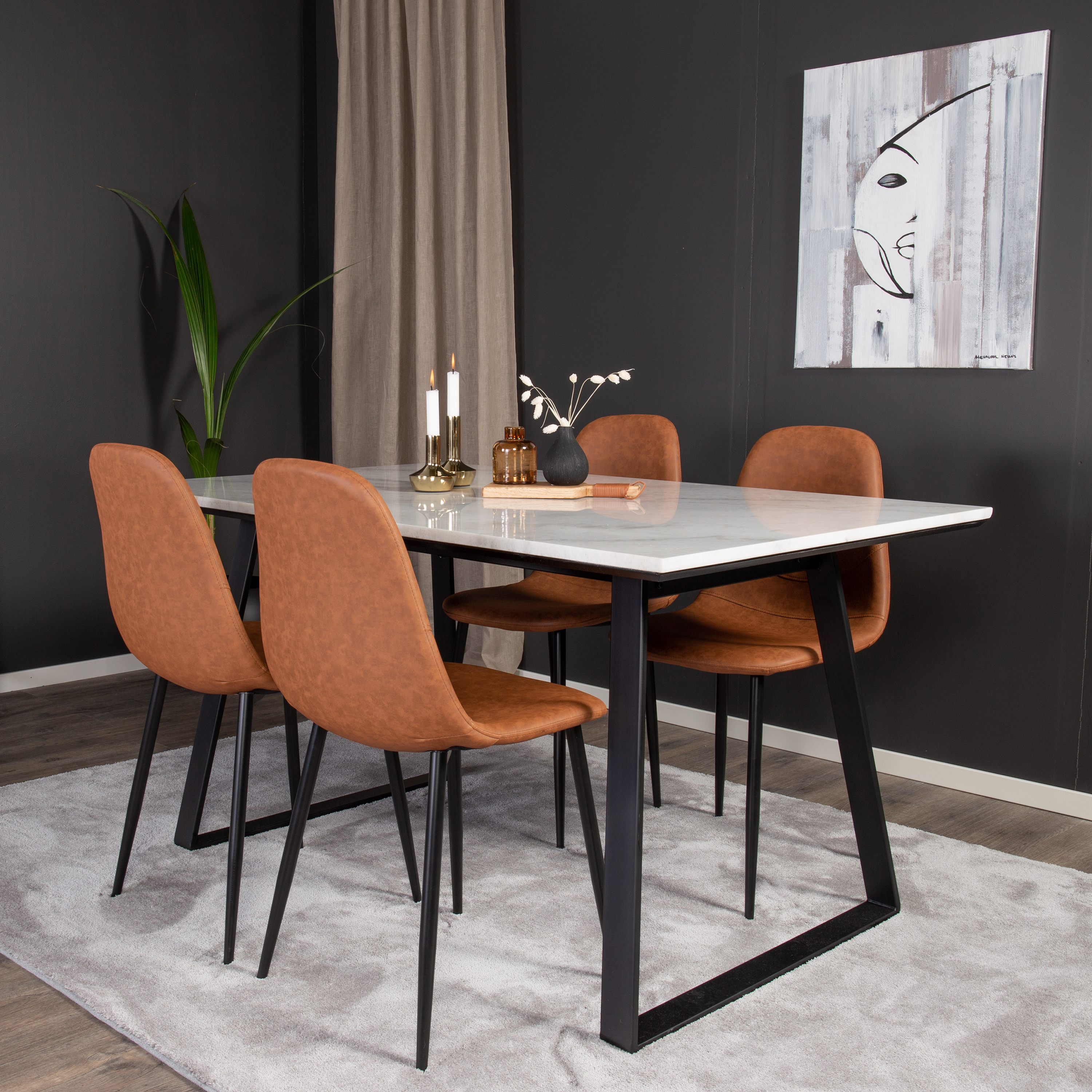 Spisegruppe Venture Home Estelle 140 med 4 Pobbie Stoler Lær