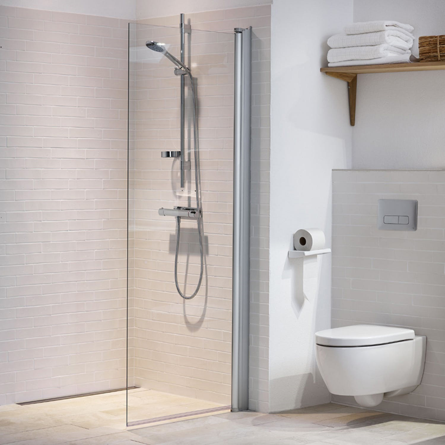 Vägghängd Toalettstol Geberit iCon Rimfree 3575 med Grohe Rapid SL 113 cm