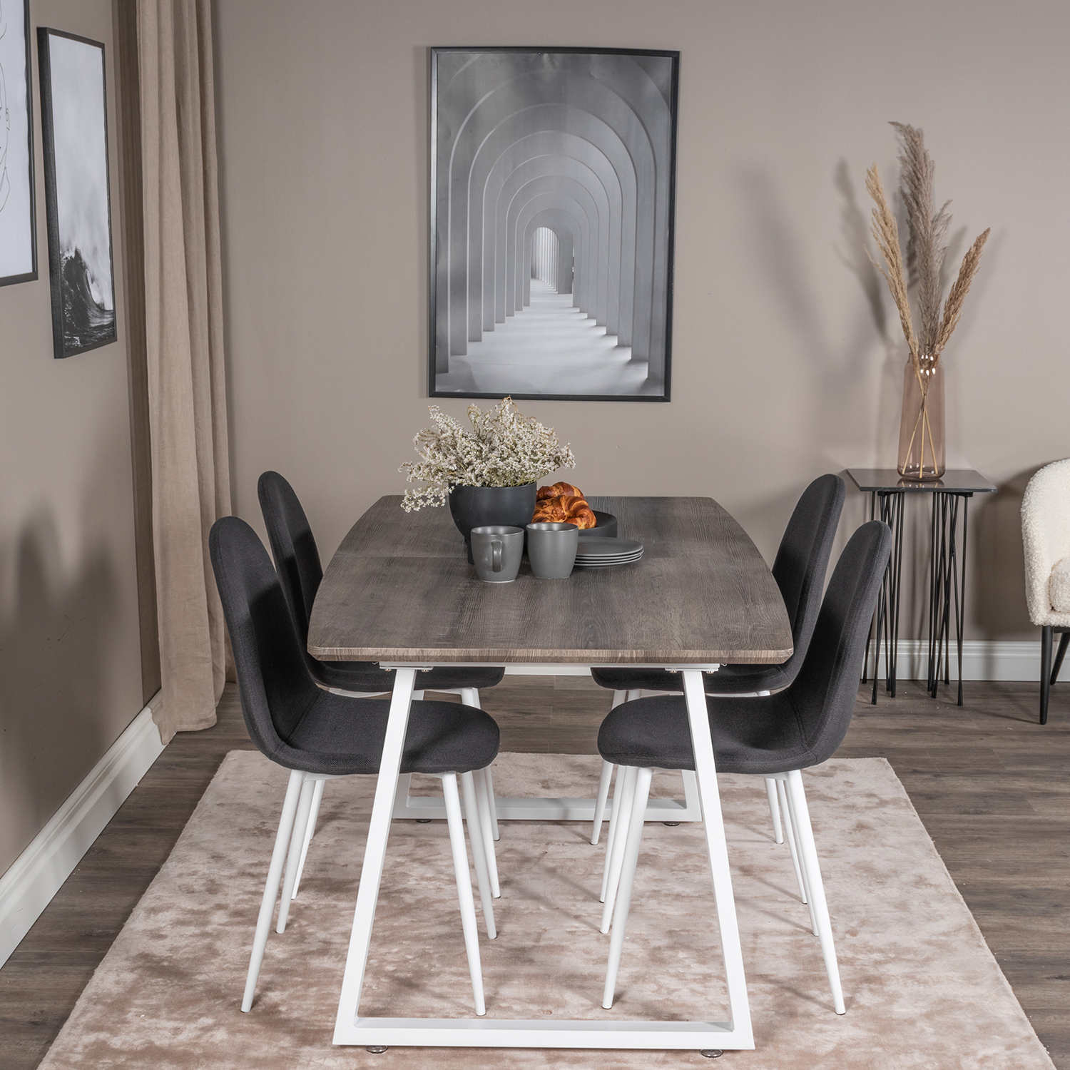 Spisegruppe Venture Home Ina med 4 Pobbie Stoler Polyester