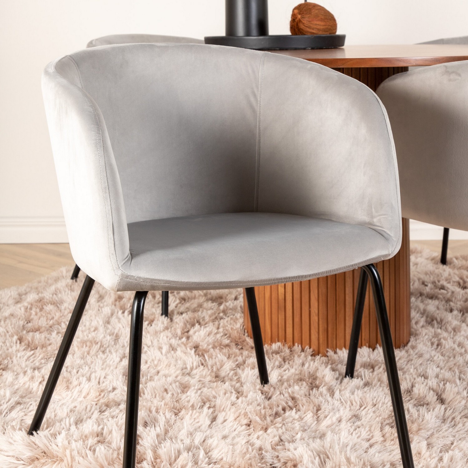 Spisegruppe Venture Home med Bianca Spisebord og 4 Bergen Spisestoler