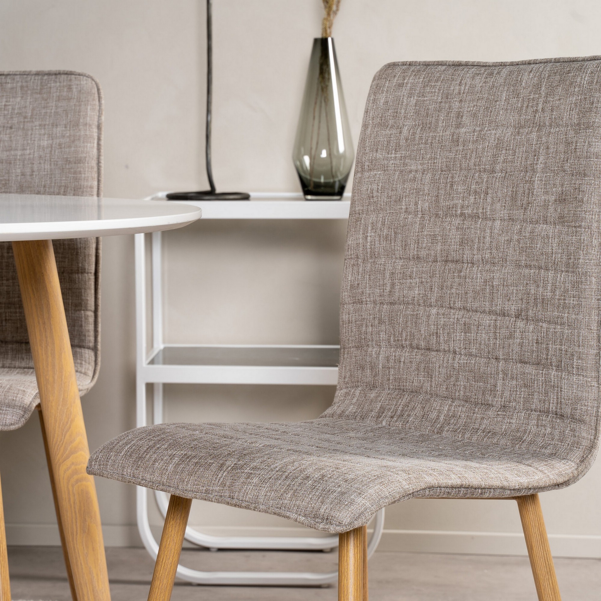 Spisegruppe Venture Home Plaza med 4stk Windu Stoler
