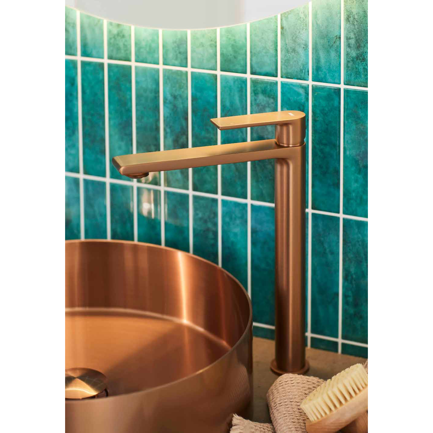 Tvättställ Noro Icon med Tvättställsblandare Neo