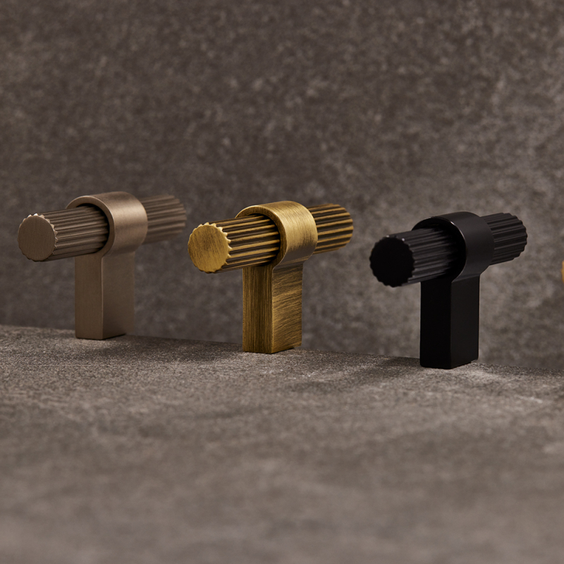 Knott Beslag Design T Helix Stripe