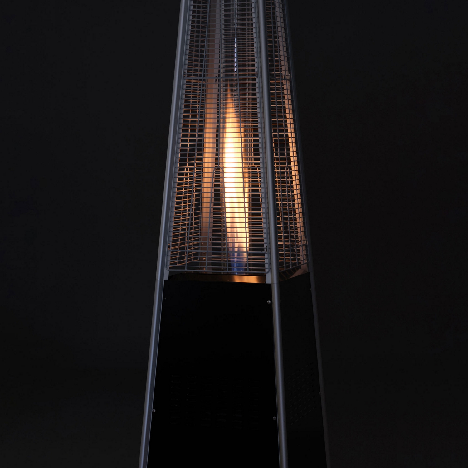 Fornorth Terrassevarmer Pyramid 13kW gassdrevet, svart Sort
