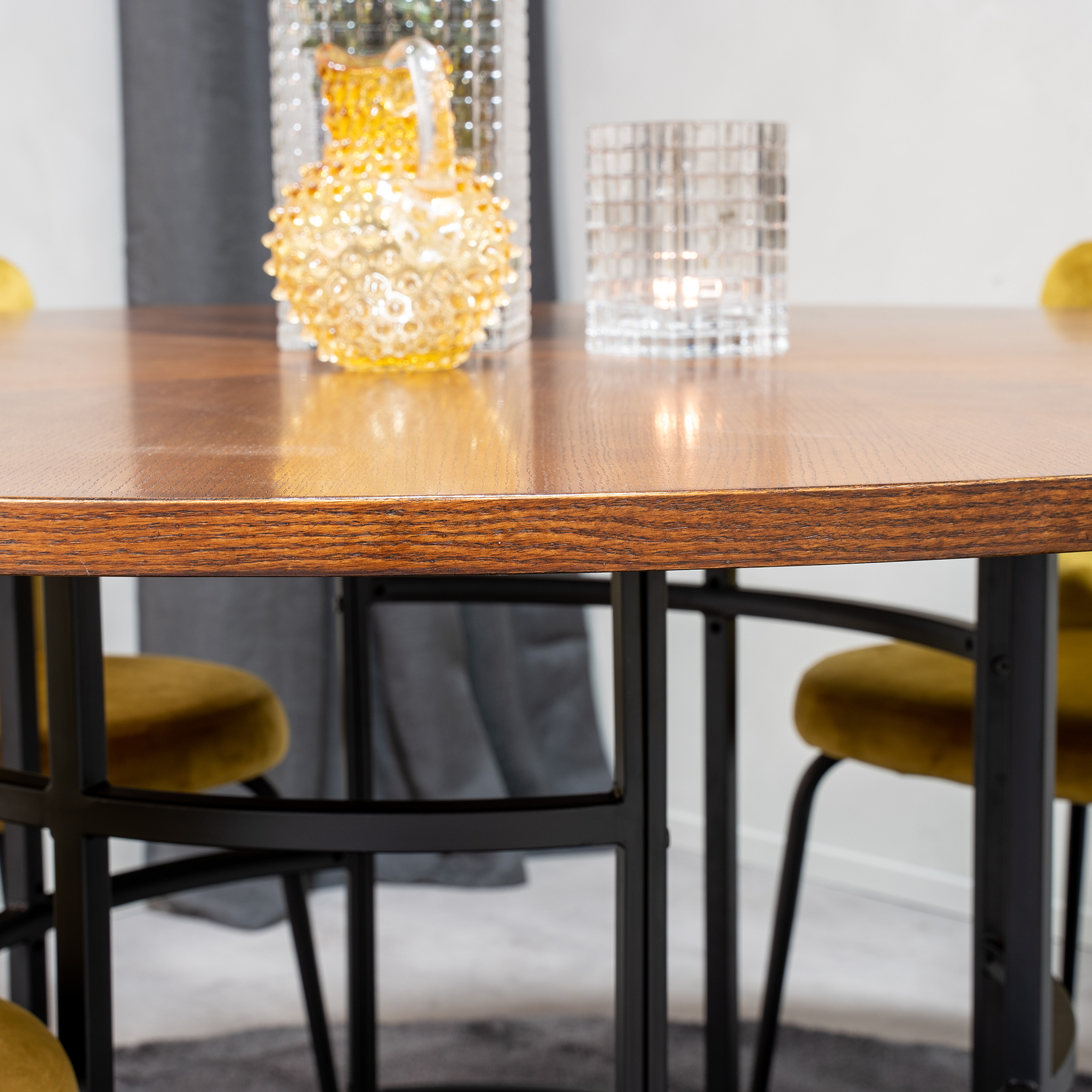 Spisegruppe Venture Home Copenhagen med 4 Limhamn Light Gull Stoler