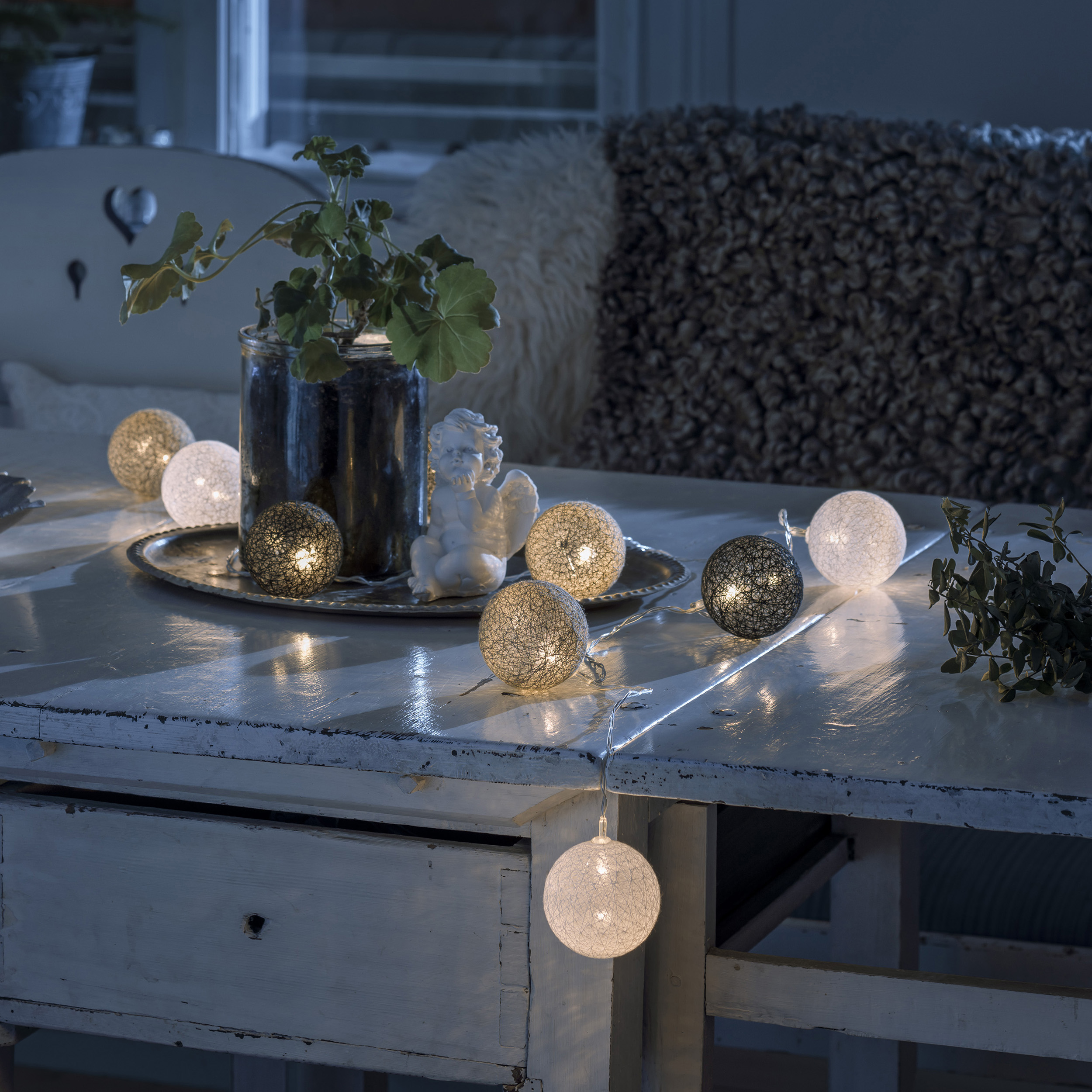 Slinga 10 garnbollar LED Hvit/Grå/Svart