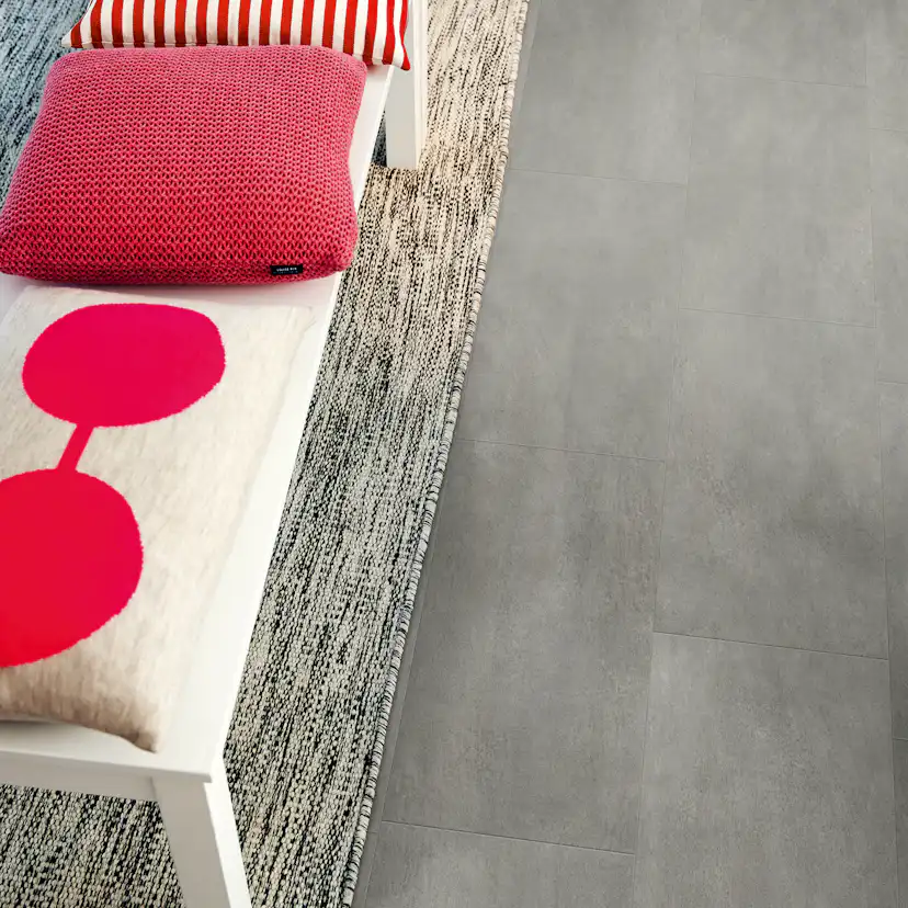 Vinylgulv Pergo Mørk Grå Betong Tiles Premium Click Outlet