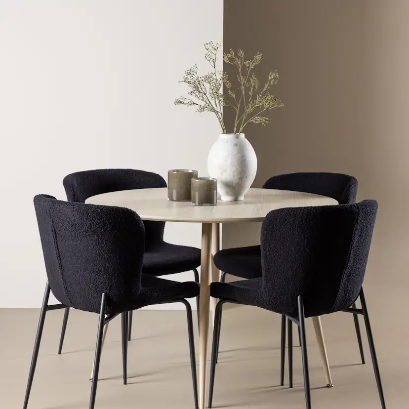 Spisegruppe Venture Home Plaza Ø100 med 4 stk Modesto Stoler