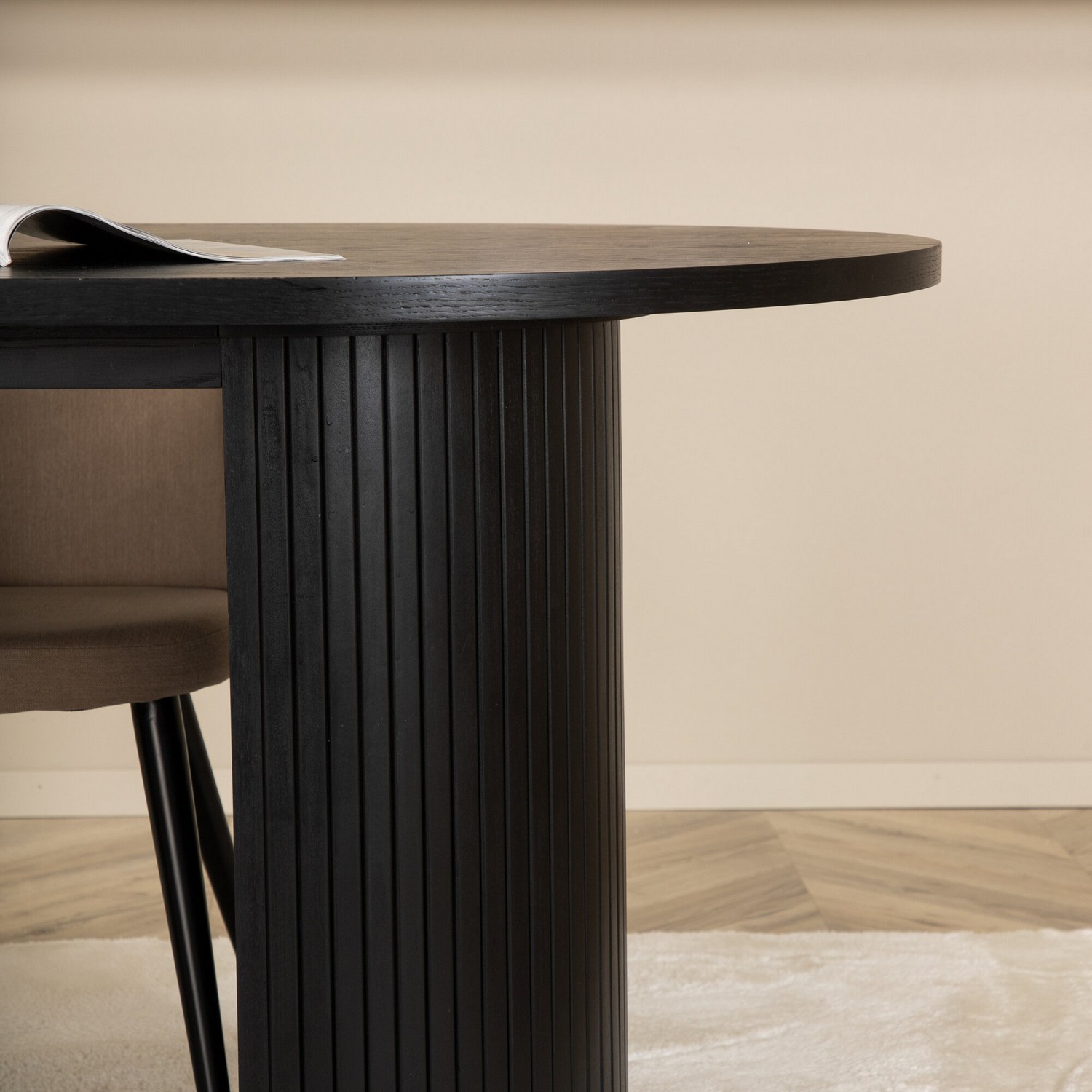 Spisegruppe Venture Home Bianca med 4 Valentina Sort Stitcthes Stoler