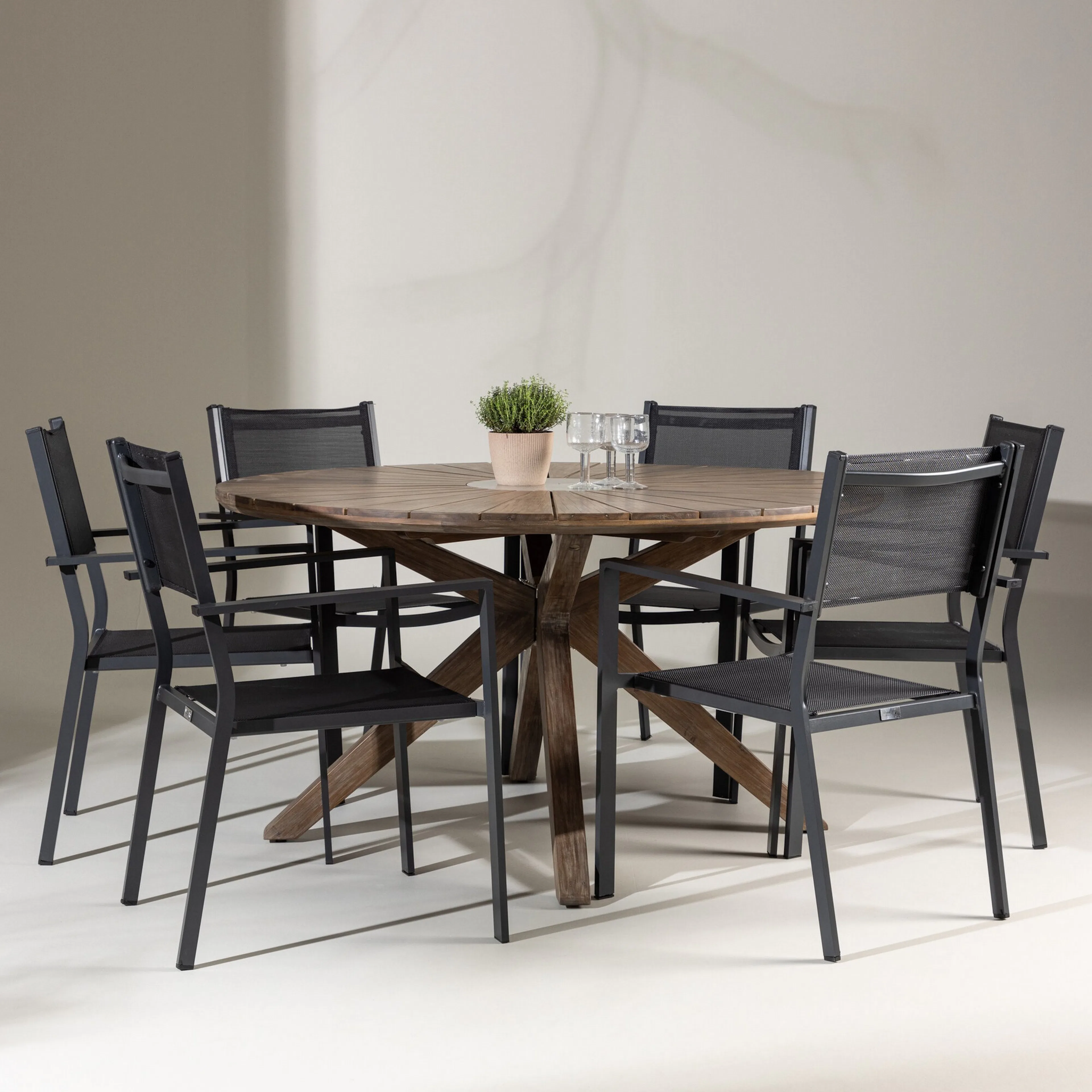 Hagegruppe Venture Home Rosario med 6 Copacabana Stoler