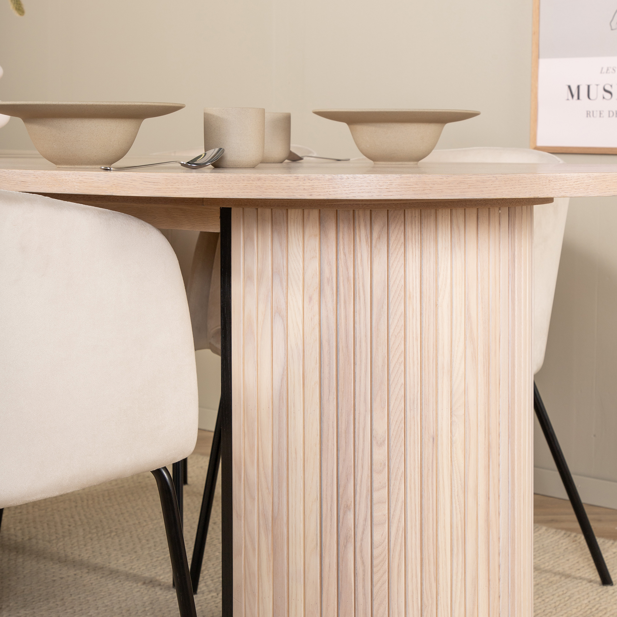 Spisegruppe Venture Home Bianca med 4 Bergen Stoler Fløyel