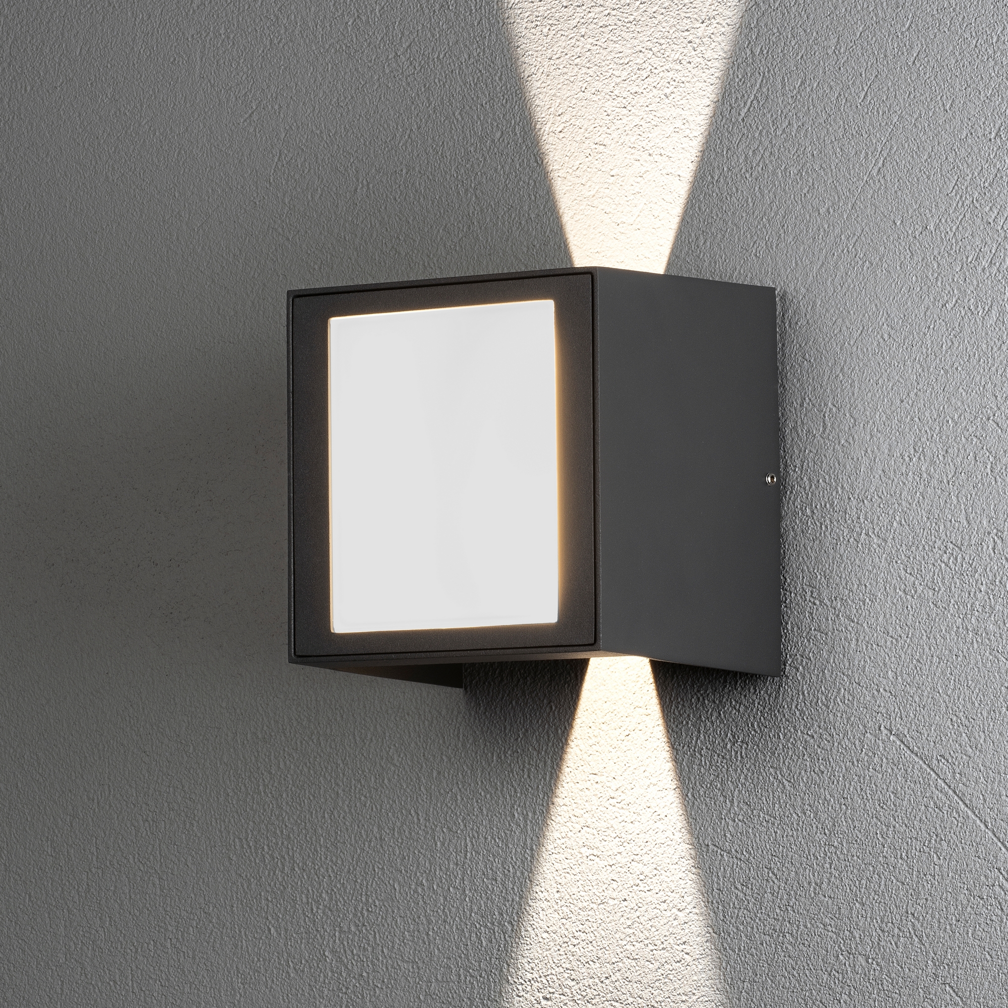 Vegglampe Gnosjö Konstsmide Cremona Opp/Ned/Frem 3X3W High Power LED